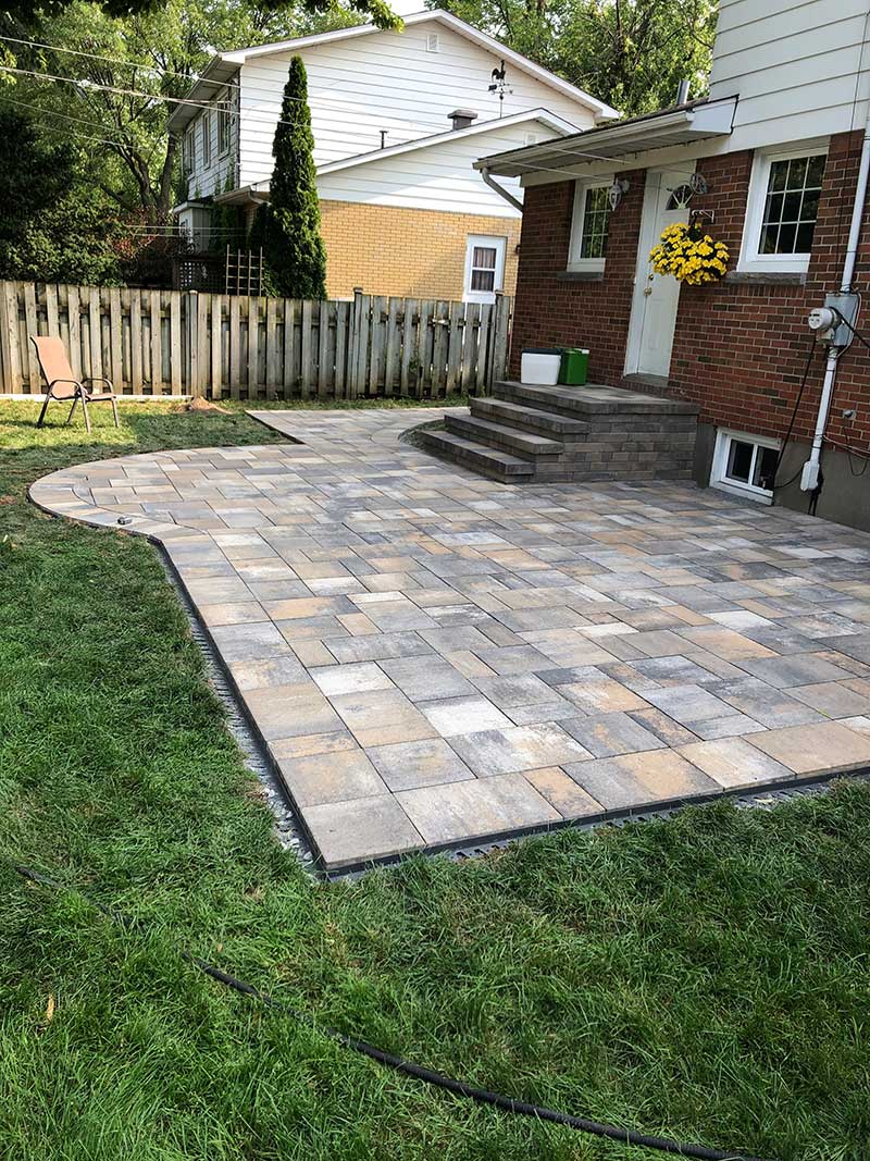 Amazing curvy design with pavers